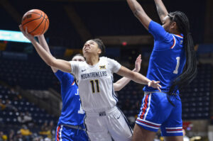 Kansas shuts down West Virginia's offense in 65-47 victory